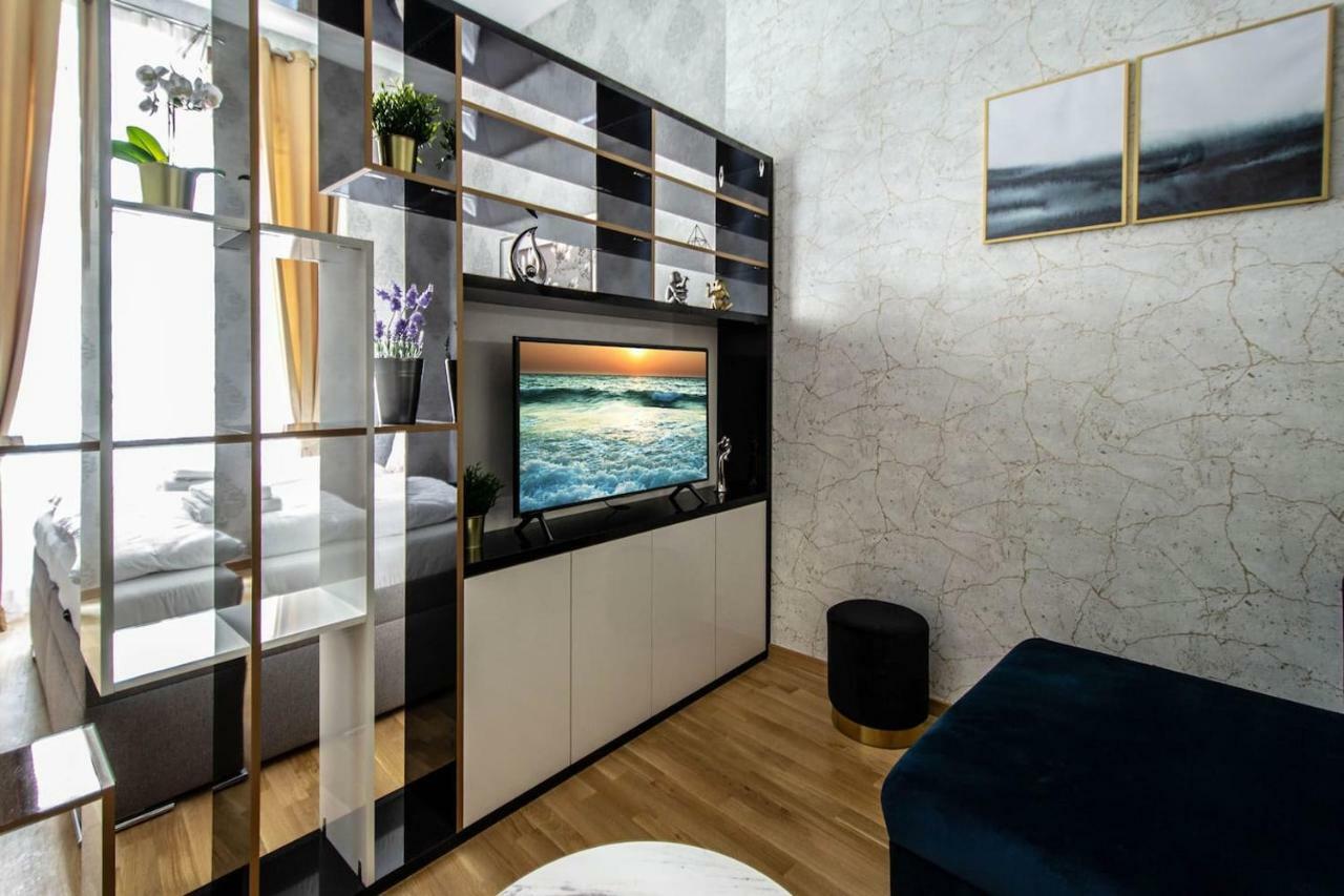 Design 3Bdr Apartment In Residence, Free Parking Прага Экстерьер фото